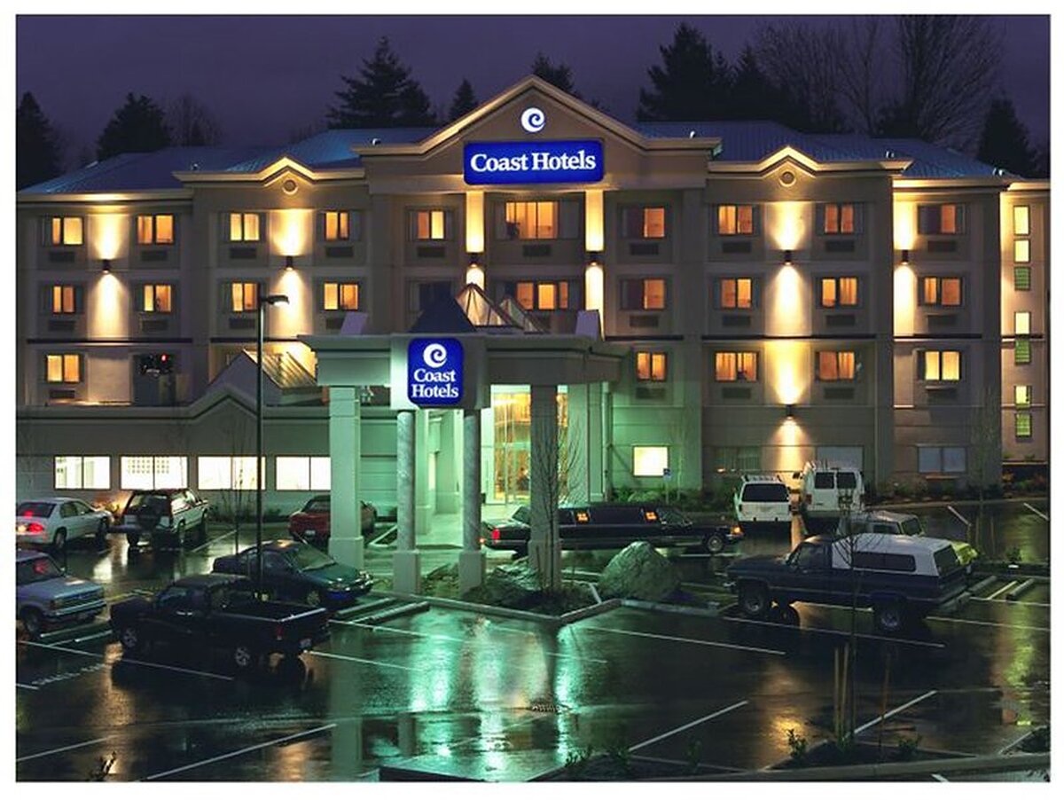 Coast Abbotsford Hotel and Suites