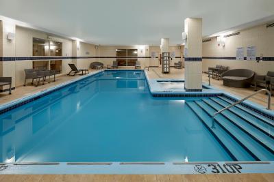 کورتیارد منتریل آیرپرت