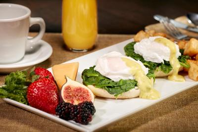 کورتیارد منتریل آیرپرت