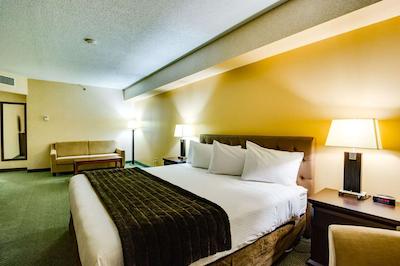 اساوریج این ادمنتون اسود