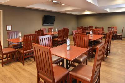 هلید این اکسپرز اند سویتز ادمنتون نرد