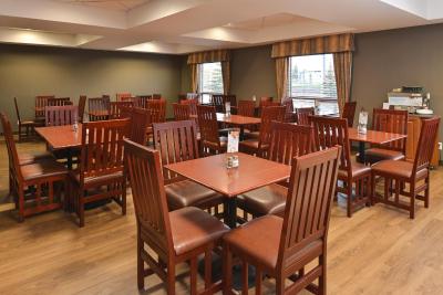 هلید این اکسپرز اند سویتز ادمنتون نرد