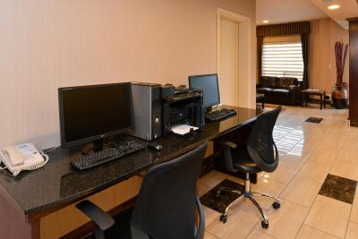 هلید این اکسپرز اند سویتز ادمنتون نرد