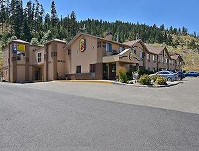 سوپر 8 کاملوپز بک