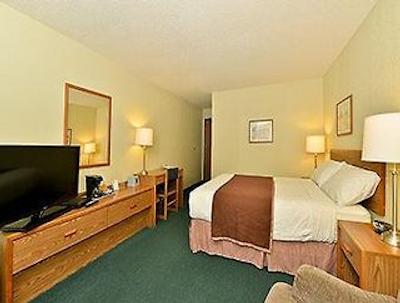 سوپر 8 کاملوپز بک