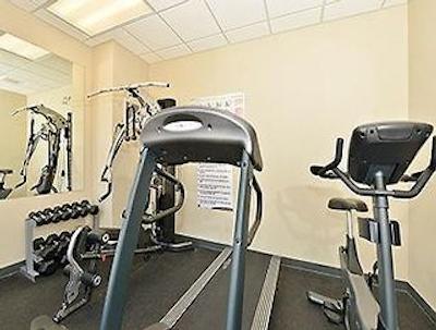 سوپر 8 کاملوپز بک