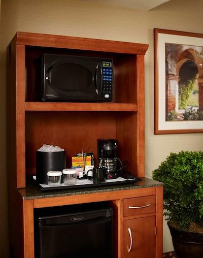 هیلتون گاردن این ترنتو/اجاکس