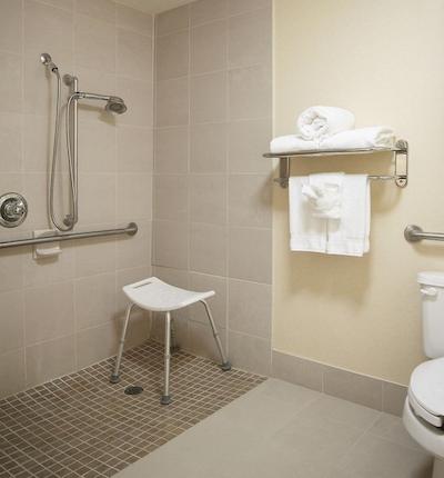 هیلتون گاردن این ترنتو/اجاکس