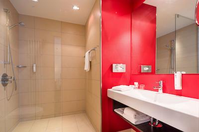 بست وسترن پلاس هتل اُسترتر