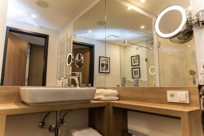 بست وسترن پلاس هتل اُسترتر