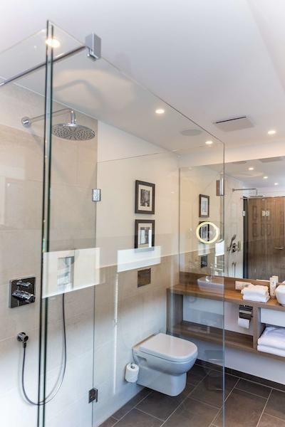 بست وسترن پلاس هتل اُسترتر