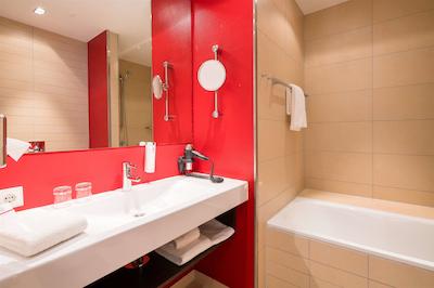 بست وسترن پلاس هتل اُسترتر