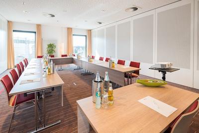 بست وسترن پلاس هتل اُسترتر