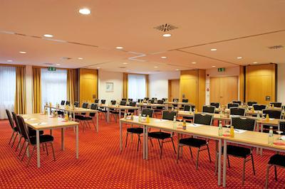 کوالیتی هتل اند سویتز مونچن مس