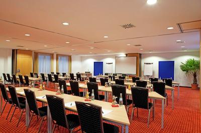 کوالیتی هتل اند سویتز مونچن مس