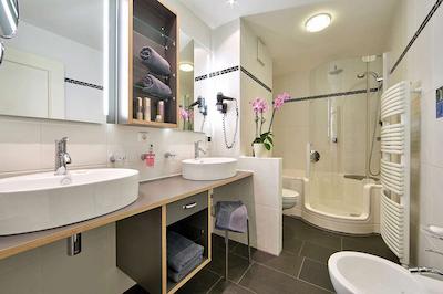 هتل اند رستاورانت لیندرهف