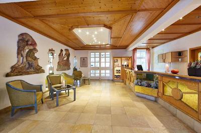 هتل اند رستاورانت لیندرهف