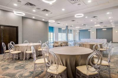 کوالیتی این اند کنفرنس سنتر