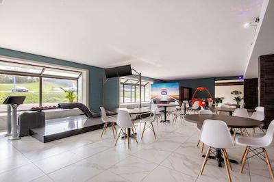 کوالیتی این اند کنفرنس سنتر