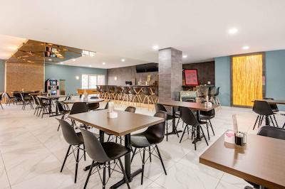 کوالیتی این اند کنفرنس سنتر