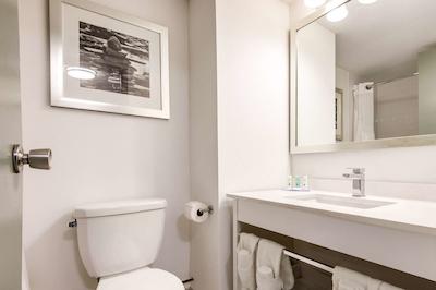 کوالیتی این اند کنفرنس سنتر