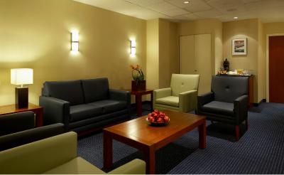 فیرفیلد این اند سویتز منتریل آیرپرت