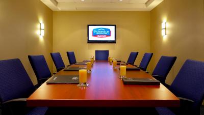 فیرفیلد این اند سویتز منتریل آیرپرت