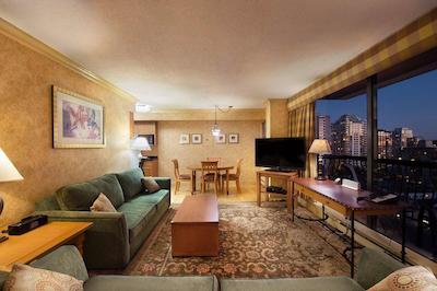 سانست این اند سویتز