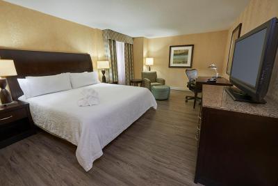 هیلتون گاردن این ترنتو دونتون