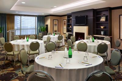 هیلتون گاردن این ترنتو دونتون