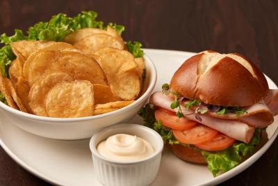 هیلتون گاردن این ترنتو دونتون