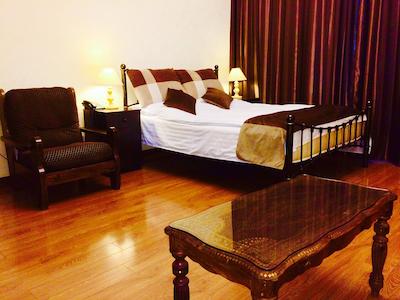 بریتیش-هاوس