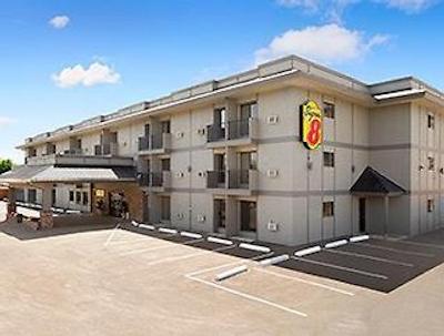 سوپر 8 متل-ورنن بک