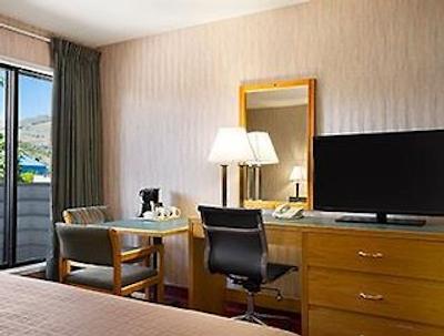 سوپر 8 متل-ورنن بک