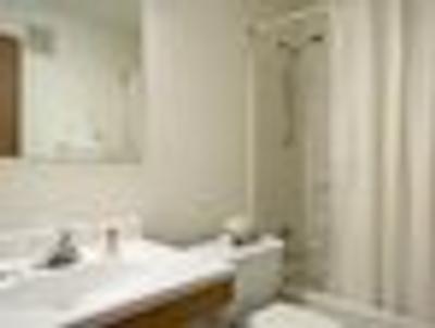 سوپر 8 متل-ساانیچتون ویکتریا آیرپرت