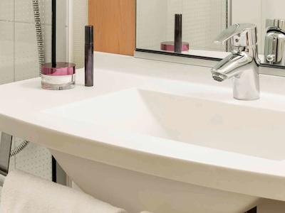 ایبیز انجرز سنتر چاتیو