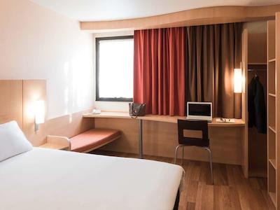 ایبیز انجرز سنتر چاتیو