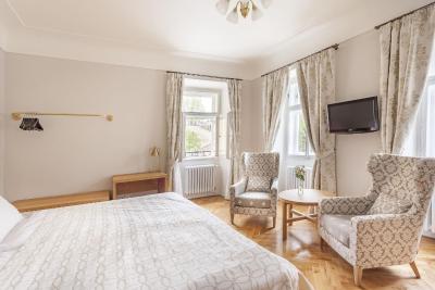 و زلاتیچ نوزک