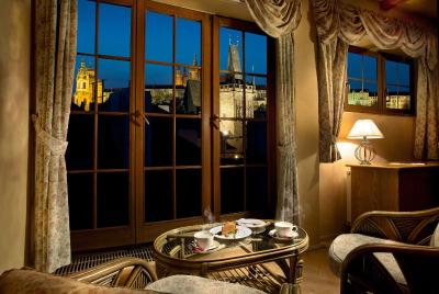 و زلاتیچ نوزک