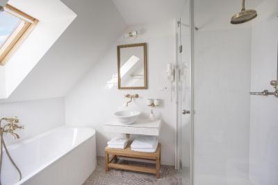 و زلاتیچ نوزک