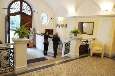 هتل و اسواتهو جانا