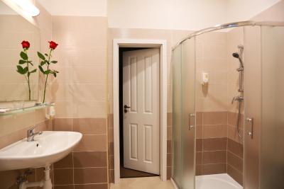 هتل و اسواتهو جانا