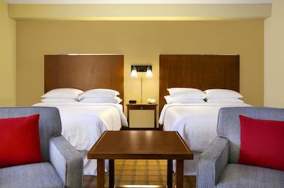 فور پوینتز بای شراتون ویکتریا گاتو