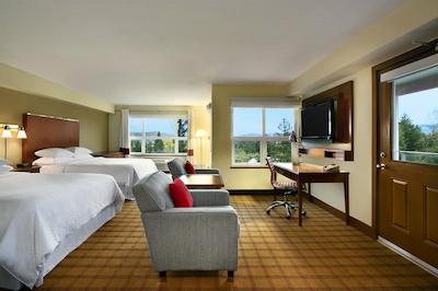 فور پوینتز بای شراتون ویکتریا گاتو