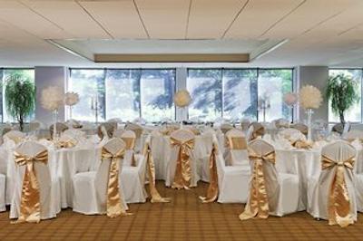 فور پوینتز بای شراتون ویکتریا گاتو