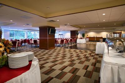 فور پوینتز بای شراتون ویکتریا گاتو