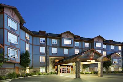 فور پوینتز بای شراتون ویکتریا گاتو