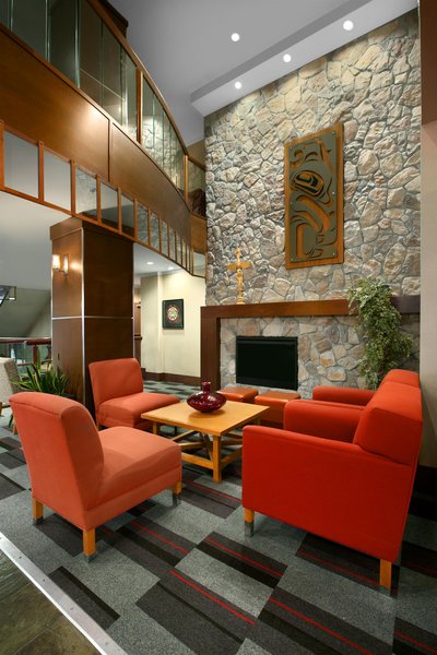 فور پوینتز بای شراتون ویکتریا گاتو