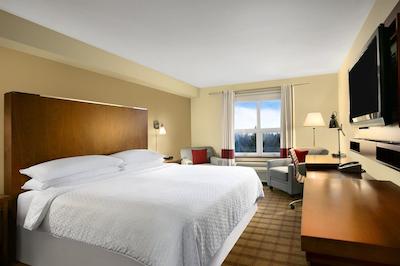 فور پوینتز بای شراتون ویکتریا گاتو