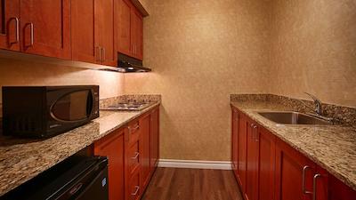 بست وسترن پلاس رس سیتی سویتز